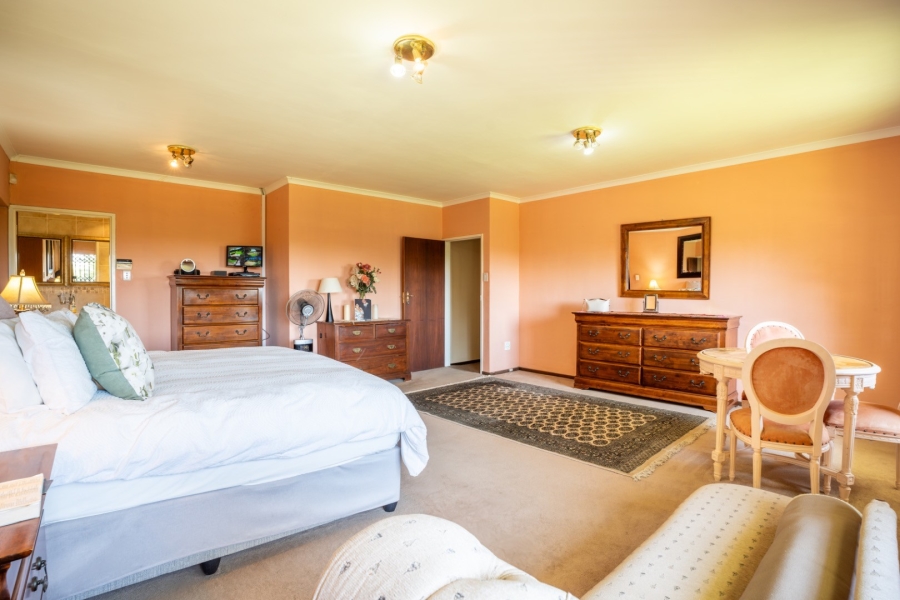 5 Bedroom Property for Sale in Lyndoch Western Cape